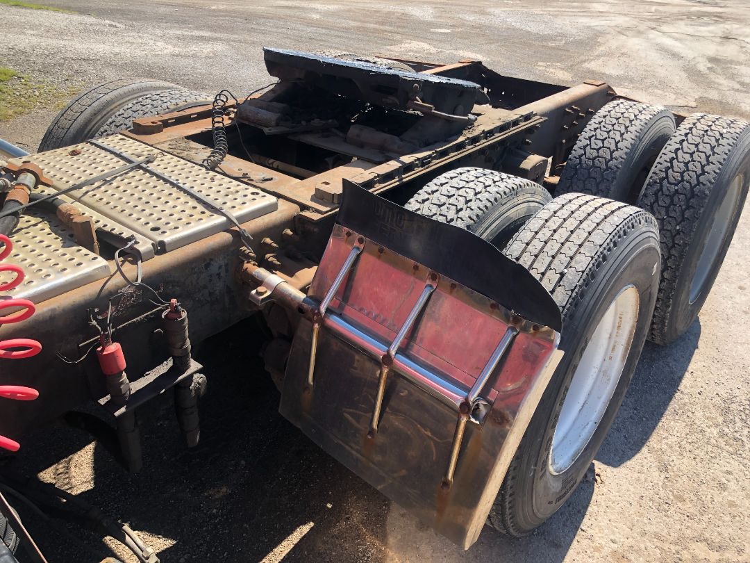 1996 VOLVO WG64 - Image 21